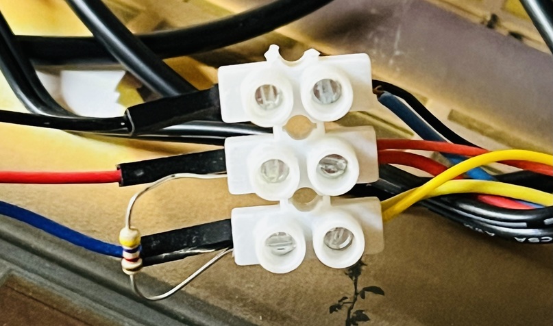 Two DS18B20 sensors connected to a standard electrical connector + resistor